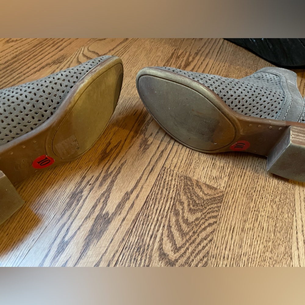Lucky Brand Tan Booties - Picture 4 of 4